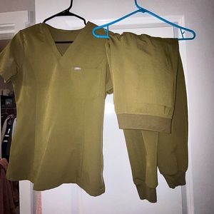 OLIVE GREEN FIGS SET